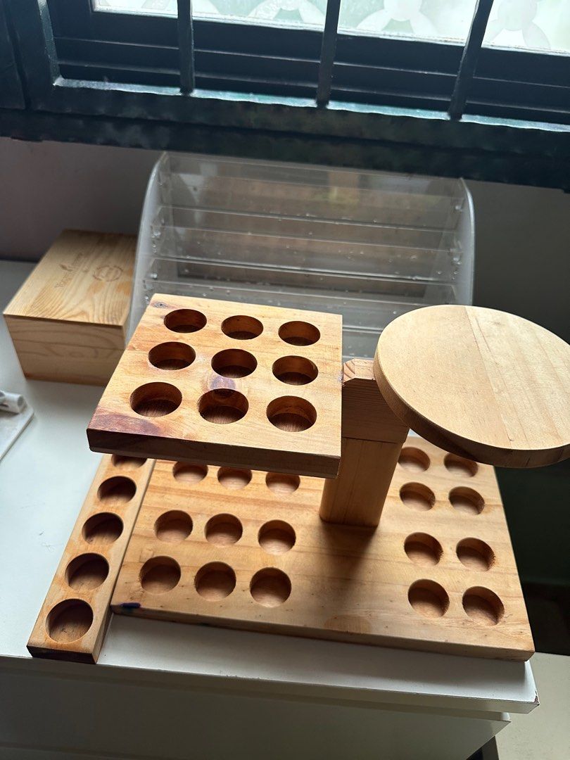 Essential Oil/ Diffuser Rack (Category: Everything Else) located in Singapore. Submitted by shesells_goodstuff (Listing ID 1366572452, Image 2). Description: As shown in pic Used But ok condition.