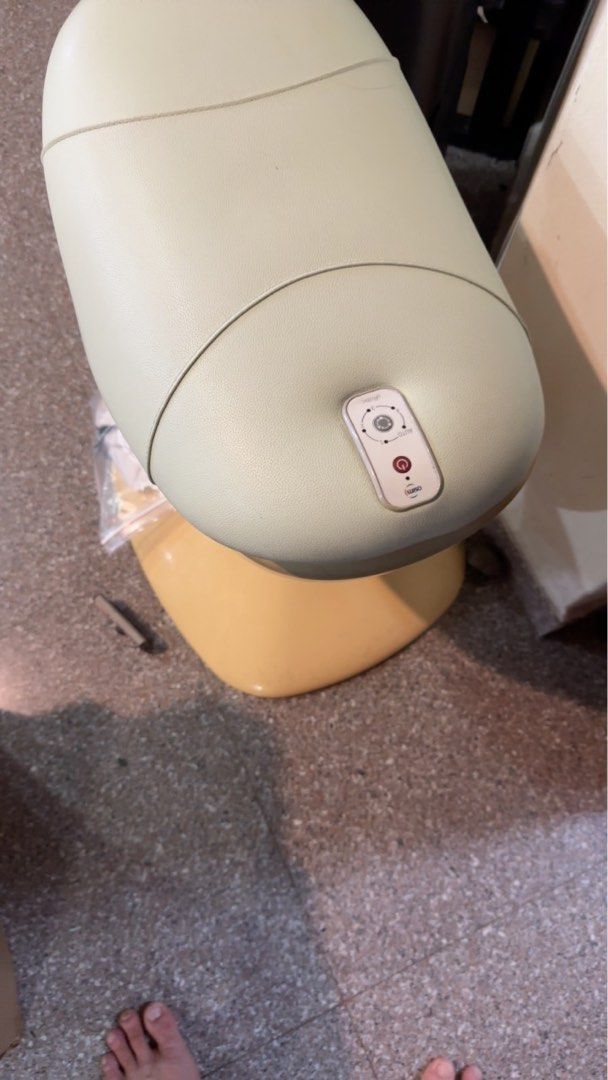 Exercise uRobic (Category: Massage Devices) located in Singapore. Submitted by metalle (Listing ID 1366639721, Image 1). Description: Usable.