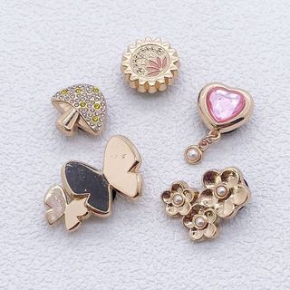 （分類：）位於 。 由 devato 提交（商品編號 1366686630，圖片 1）。簡介： 。
