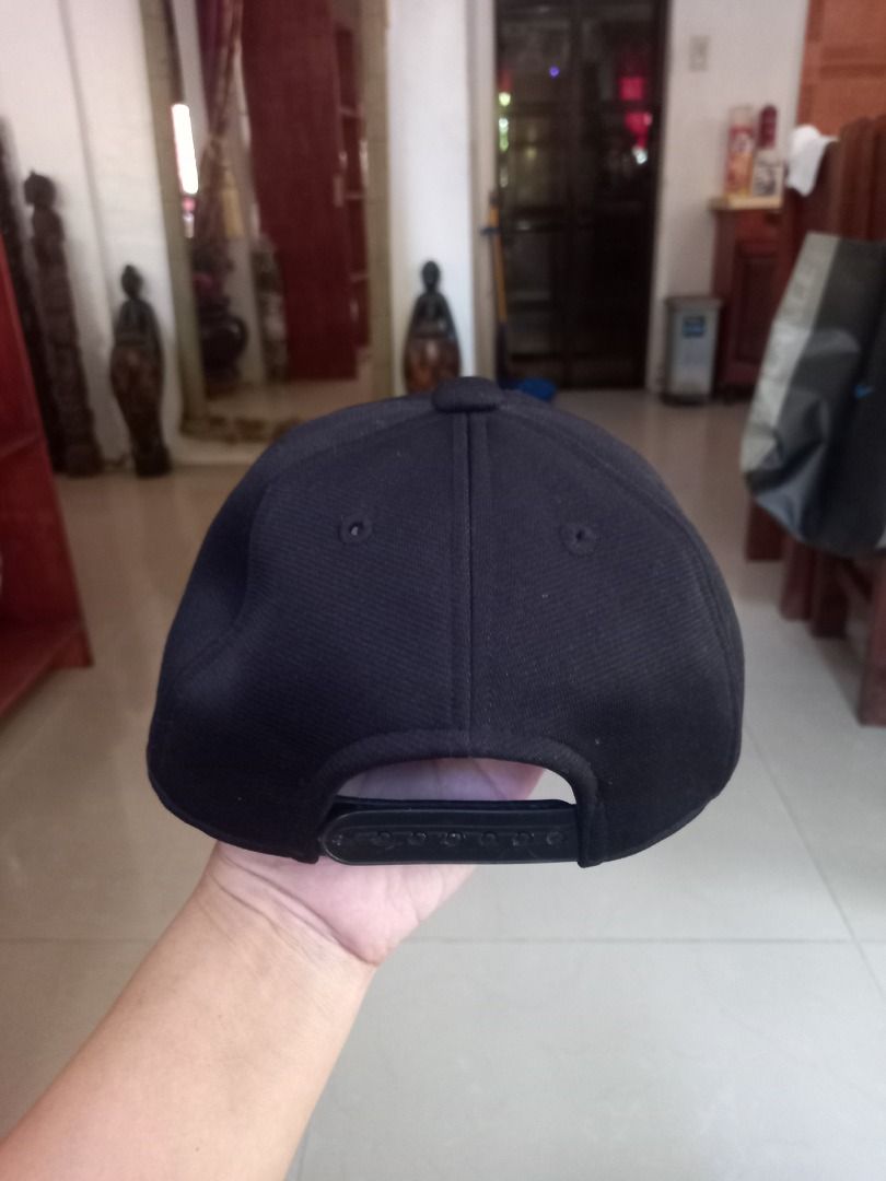 HANSHIN Tigers cap (Category: Caps & Hats) located in General Trias. Submitted by smyls (Listing ID 1366573800, Image 3). Description: From Japan 52 -54 cm adjustable.