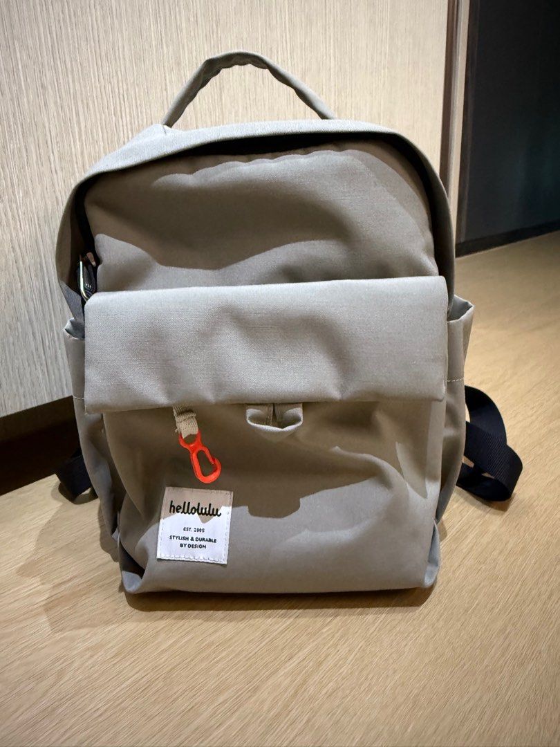 Hellolulu backpack (Category: Backpacks) located in Singapore. Submitted by colortv (Listing ID 1366639740, Image 1). Description: .