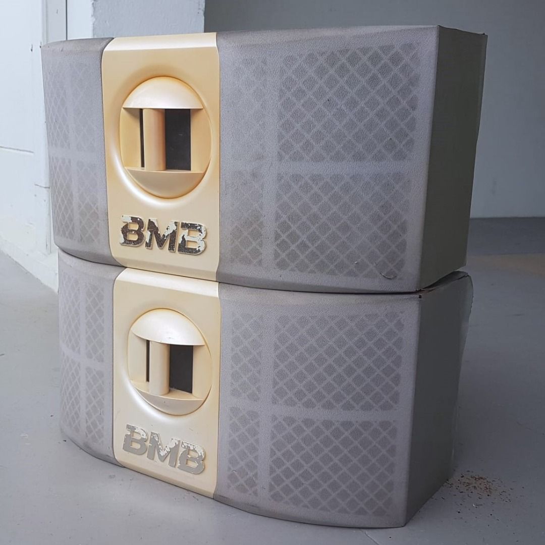 Home Entertainment, BMB Speaker System, Model CSR-100, Stereo 400 Watts, Powerful BMB Sound System, HIFI, Good Working BMB Loudspeakers, TV, Karaoke, Decorative Display, Movie Props, Studio Exhibit, Cool Showpiece, Professional Audio Equipment (Category: Soundbars, Speakers & Amplifiers) located in Singapore. Submitted by discountshop (Listing ID 1366579371, Image 1). Description: BMB Speaker System, Model CSR-100, JAPAN, Stereo 400 Watts Sound S