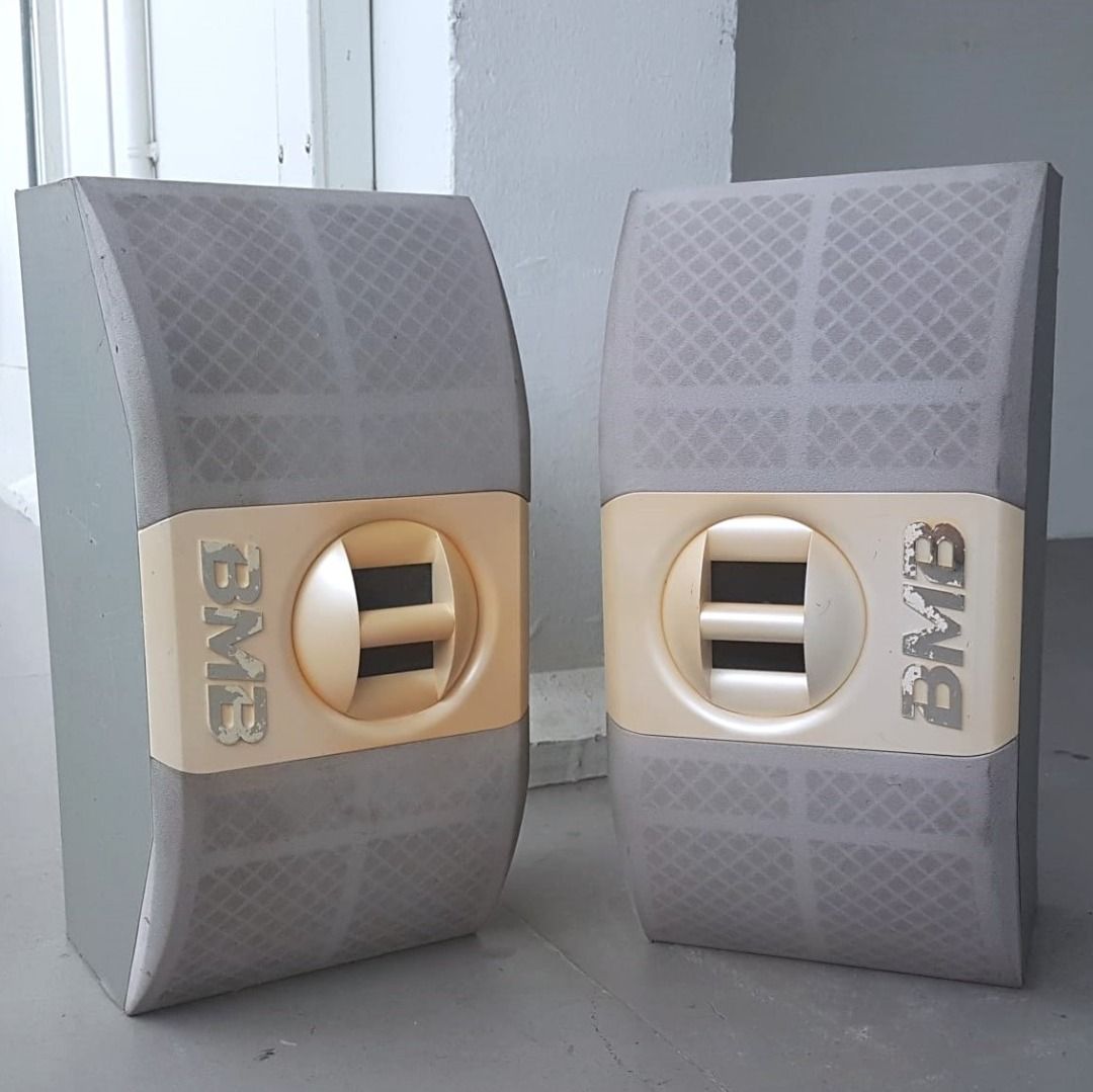 Home Entertainment, BMB Speaker System, Model CSR-100, Stereo 400 Watts, Powerful BMB Sound System, HIFI, Good Working BMB Loudspeakers, TV, Karaoke, Decorative Display, Movie Props, Studio Exhibit, Cool Showpiece, Professional Audio Equipment (Category: Soundbars, Speakers & Amplifiers) located in Singapore. Submitted by discountshop (Listing ID 1366579371, Image 3). Description: BMB Speaker System, Model CSR-100, JAPAN, Stereo 400 Watts Sound S