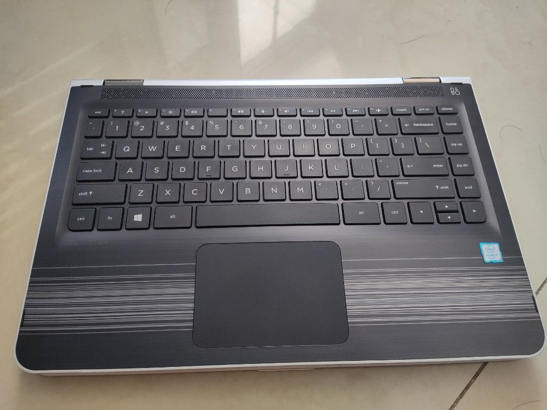 hp pavillion x360 m3 convertible (Category: Laptops & Notebooks) located in Caloocan City. Submitted by toxo30 (Listing ID 1366672815, Image 2). Description: issue na po tayo battery issue kayo na po magpapalit napapalitan ko na po ito dati battery kaso bumigay na din. gumagana naman pag nakasaksak negotiable po offer lang kayo tignan natin san tayo magkakasundong presyo preloved laptop 6gb ram core i3 240gb ssd convertible touch screen goods par