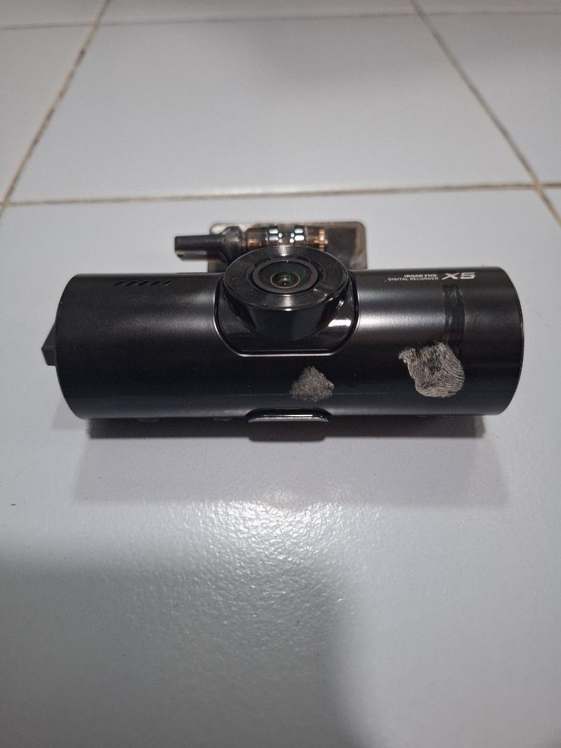 Iroad X5 2 channel dash camera (Category: Accessories) located in Singapore. Submitted by cookiemonster (Listing ID 1362972358, Image 3). Description: Great working conditions. 2 channel dash camera. As it condition. Welcome to test at your cost. Self collection at toh guan road.