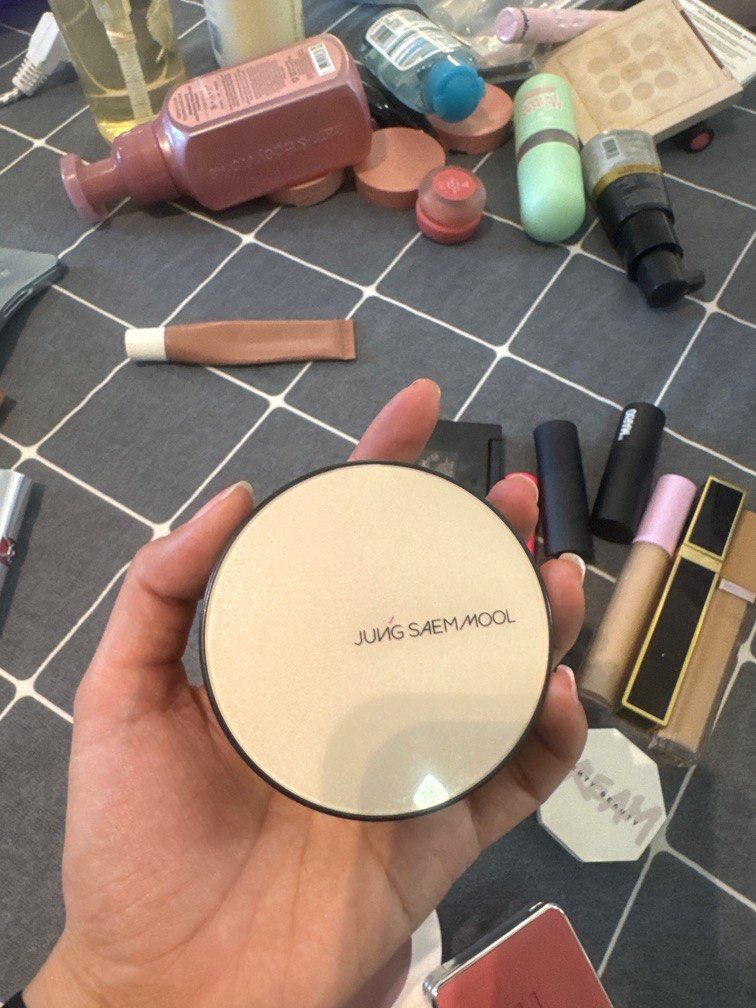 Jung saem mool cushion (Category: Makeup) located in Quezon City. Submitted by destashingmycloset (Listing ID 1366611911, Image 1). Description: .