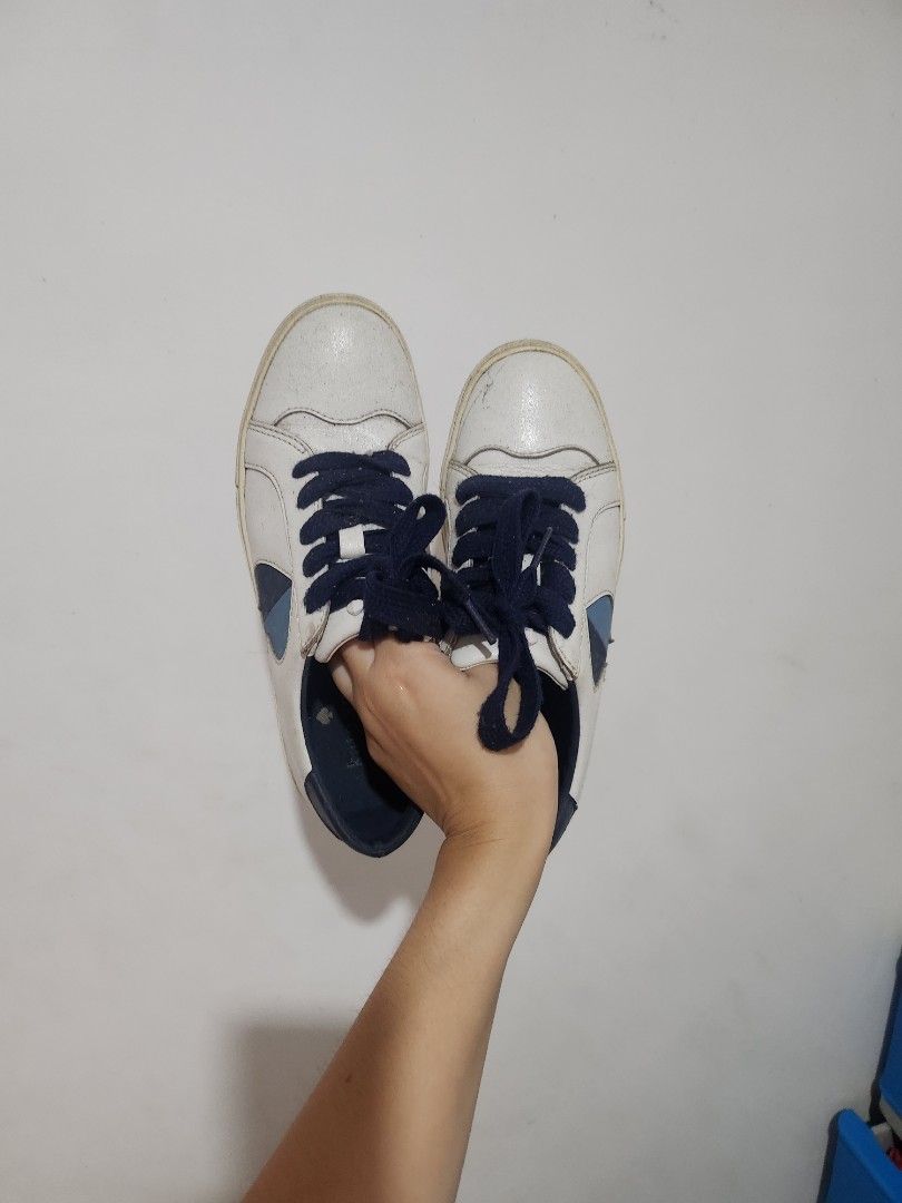 Katespade Original (Category: Sneakers) located in Quezon City. Submitted by ciennecloud_341d20 (Listing ID 1366692724, Image 1). Description: original Katespade bought in US.