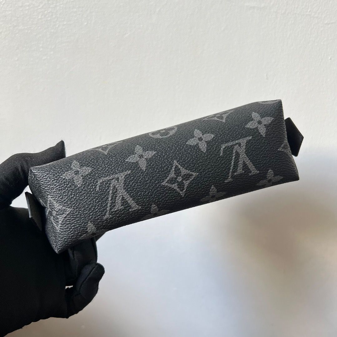 LV Cosmetic Toiletry Eclipse Pouch Bag (Category: Luxury Bags & Wallets) located in Antipolo. Submitted by mjlenihcpreloved (Listing ID 1366613880, Image 3). Description: .