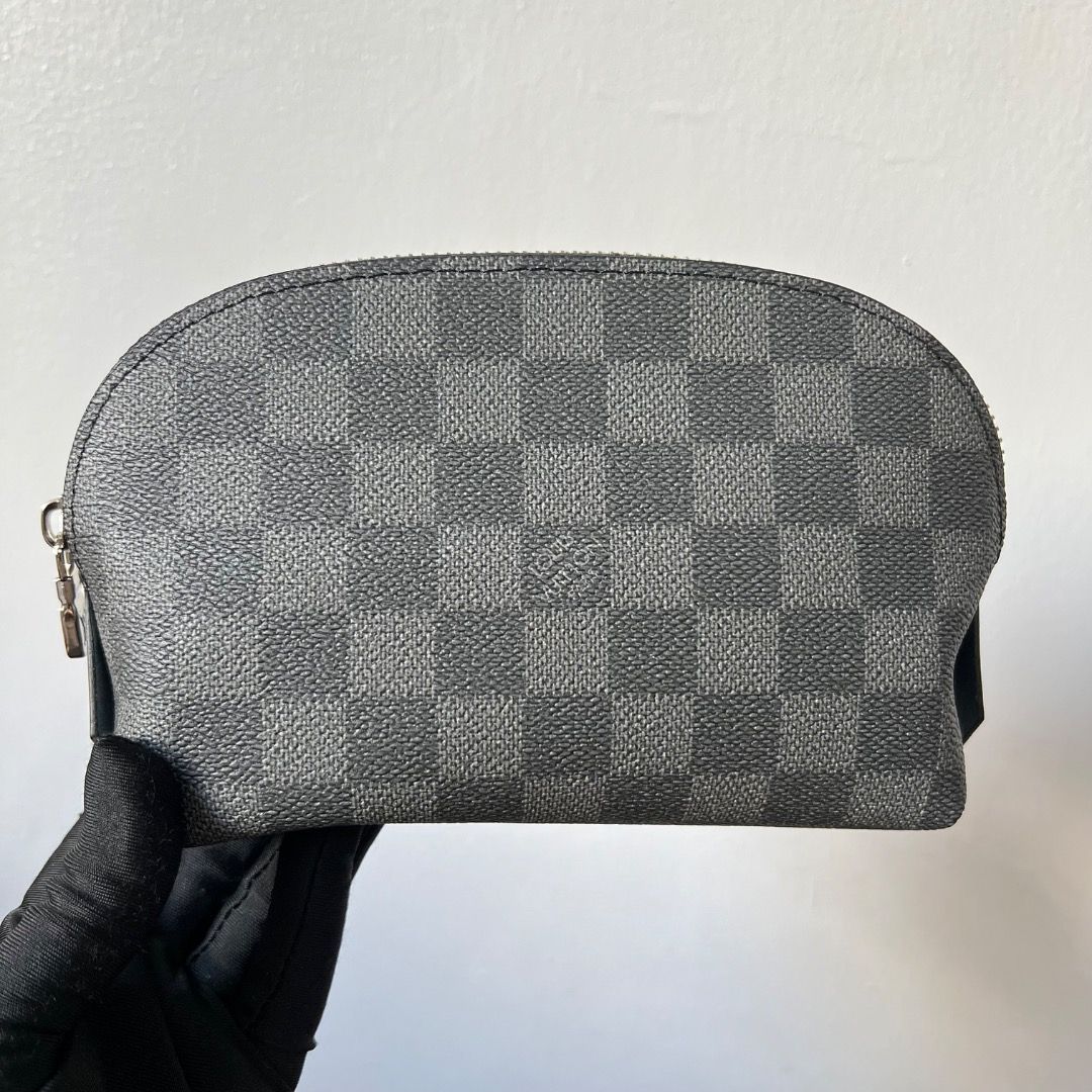 LV Cosmetic Toiletry Graphite Pouch Bag (Category: Luxury Bags & Wallets) located in Antipolo. Submitted by mjlenihcpreloved (Listing ID 1366613665, Image 1). Description: .