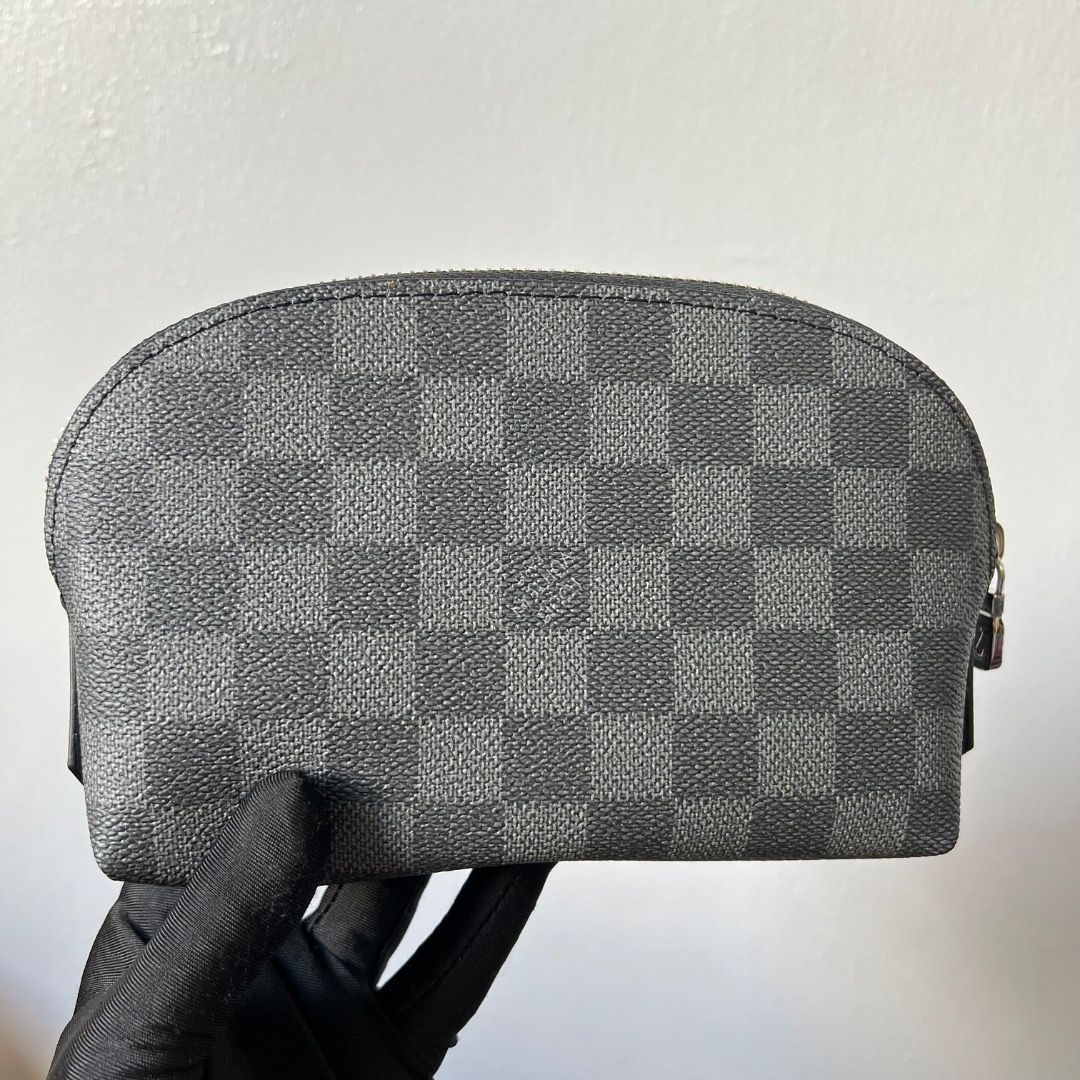 LV Cosmetic Toiletry Graphite Pouch Bag (Category: Luxury Bags & Wallets) located in Antipolo. Submitted by mjlenihcpreloved (Listing ID 1366613665, Image 2). Description: .