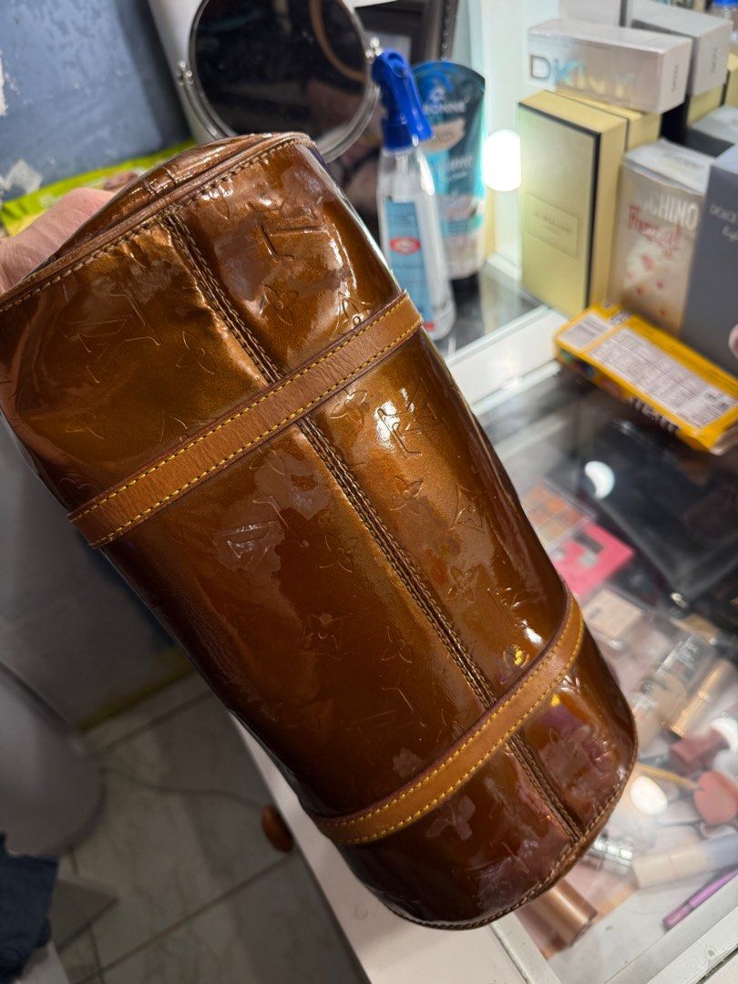 LV papillon ( Self Authentication) Ukay source (Category: Luxury Bags & Wallets) located in Cebu City. Submitted by dear.ondee (Listing ID 1366638642, Image 2). Description: Lv Papillon No bakbak No pipeline issue Watermarks visible Tarnish hardwares Needs cleaning.