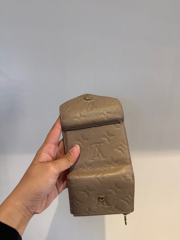 LV zoe wallet (Category: Luxury Bags & Wallets) located in Quezon City. Submitted by destashingmycloset (Listing ID 1366606611, Image 3). Description: .