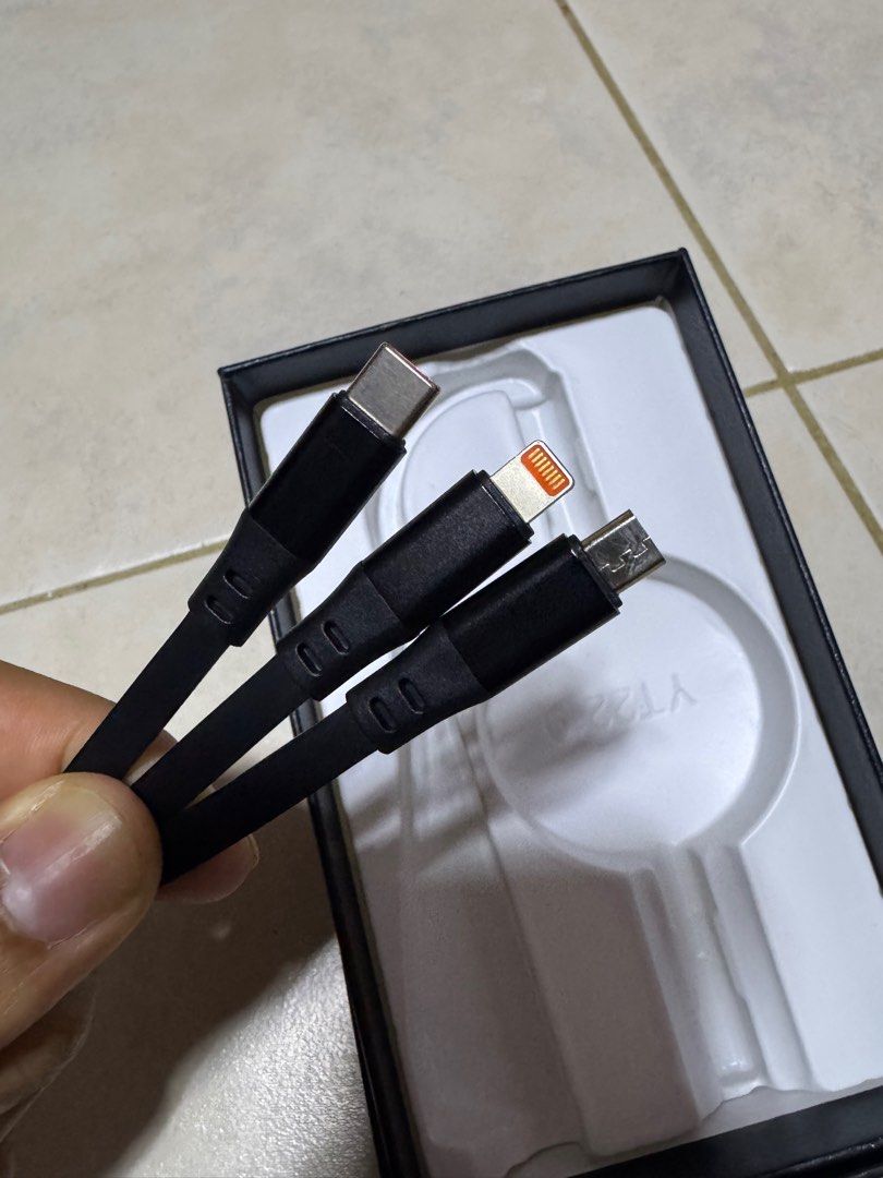 Multicable (Category: Chargers & Cables) located in Singapore. Submitted by eccorms (Listing ID 1366552936, Image 3). Description: .