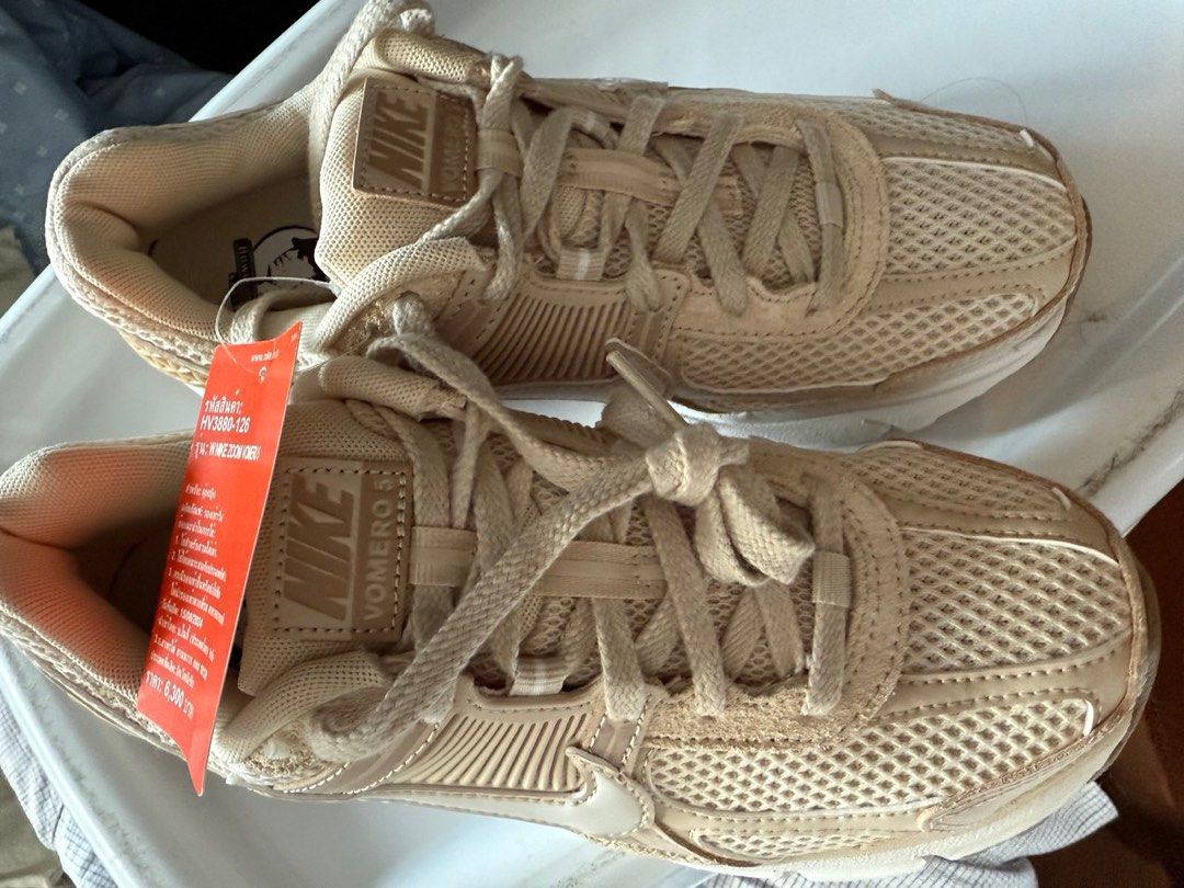 Nike Vomero Limited (Category: Sneakers) located in Paranaque City. Submitted by pringlestrue (Listing ID 1366603582, Image 2). Description: Save 1k! Below SRP Women’s 7us Brand-new Colour Shown: Sand Drift/Hemp/Black/Phantom Rfs: extra .