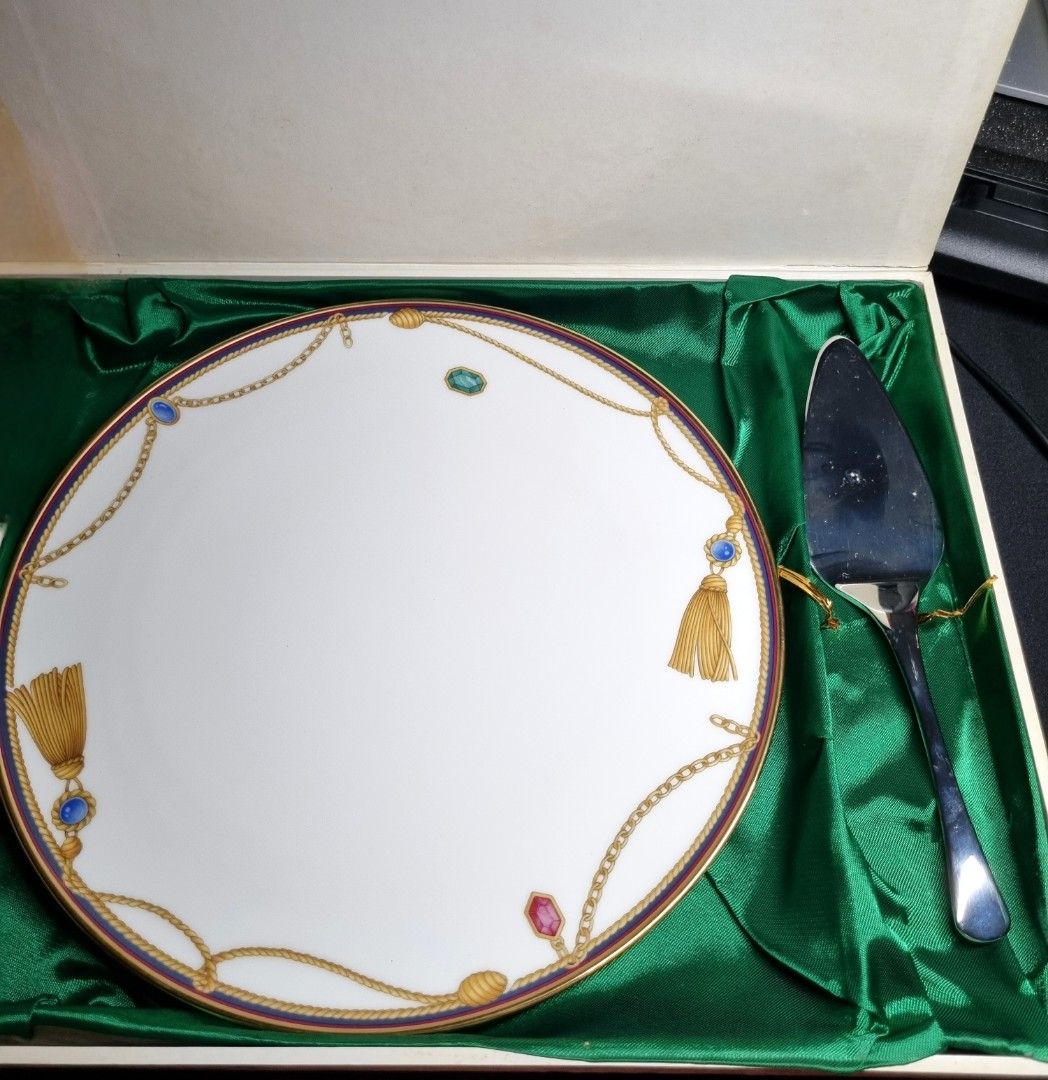 Noritake cake server set 75th Anniversary Mazda (Category: Dinnerware & Cutlery) located in San Fernando. Submitted by ads.23 (Listing ID 1366683526, Image 1). Description: Noritake Cake Server Set 75th Anniversary founding of Mazda 1 cake server/plate 1 slicer MOP: Gcash/Bank Transfer /Palawan Location : SAN FERNANDO, PAMPANGA We can ship via LBC and J&T Shipping fee will be shouldered by the buyer ❗.