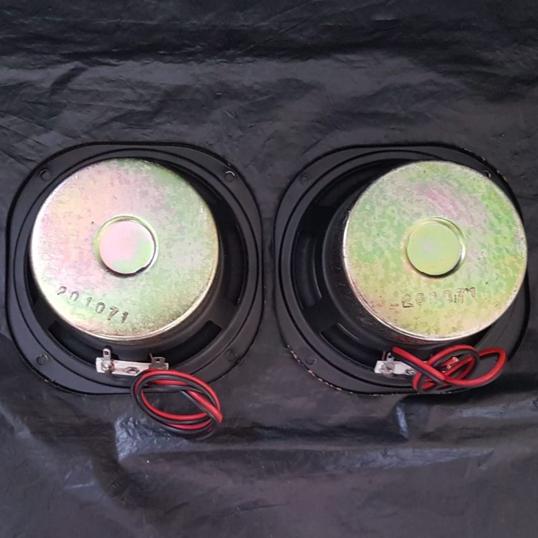 ORIX Sound Labs Speaker Woofer x2, Professional ORIX Speaker System from Europe, Stereo 240 Watts, High Performance, High Quality, Home Entertainment, HIFI, Karaoke, TV, Studio Exhibit, F&B Showpiece, Vehicle Music Speakers, Car, Lorry, Van Sound System (Category: Soundbars, Speakers & Amplifiers) located in Singapore. Submitted by discountshop (Listing ID 1366543315, Image 2). Description: ORIX Sound Labs Speaker System, 2 Speaker Woofers, High 