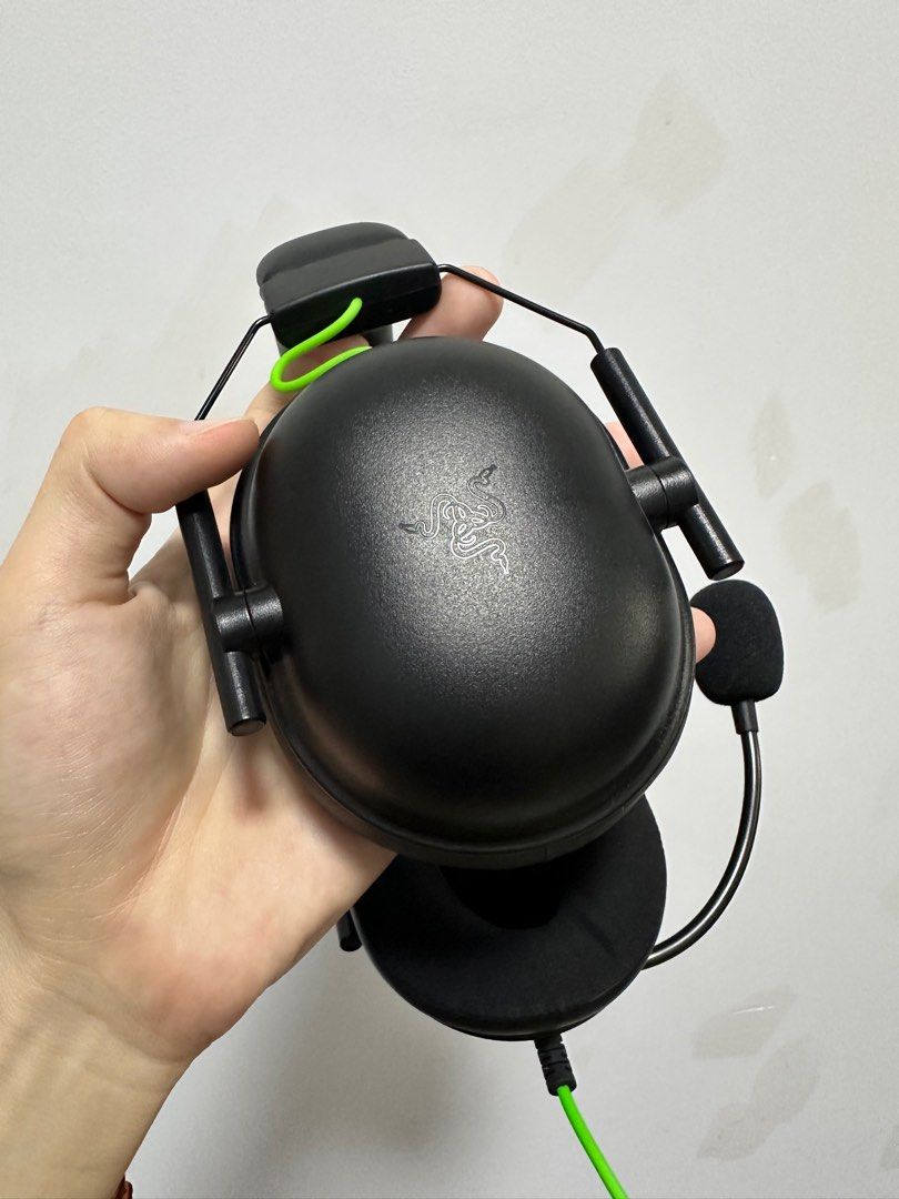 Razer Blackshark v2 X (Category: Headphones & Headsets) located in Singapore. Submitted by tsung123 (Listing ID 1366635614, Image 3). Description: Key Features: • Razer™ TriForce 50mm Drivers – Hear every footstep, reload, and enemy movement with stunning clarity and precision. • 7.1 Surround Sound – Immerse yourself in the game and never miss a beat. • Lightweight Design (just 240g) – Built for marathon gaming sessions without fatigue. • Advance