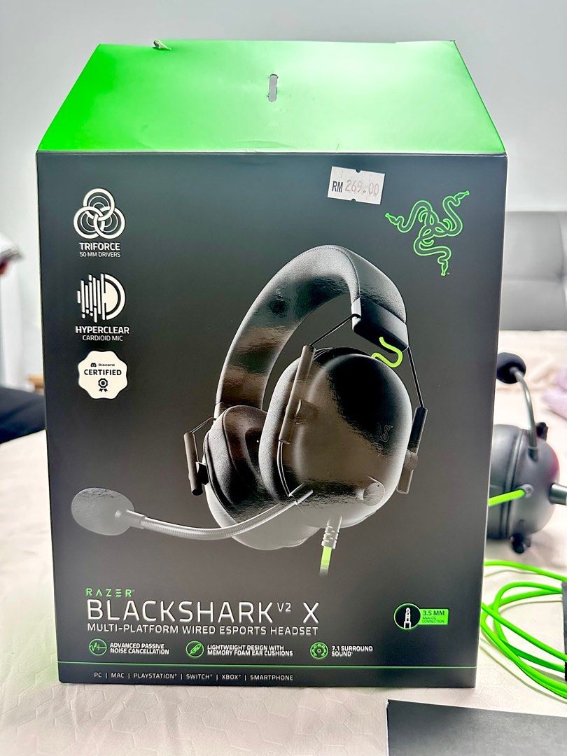 Razer Blackshark v2 X (Category: Headphones & Headsets) located in Singapore. Submitted by tsung123 (Listing ID 1366635614, Image 2). Description: Key Features: • Razer™ TriForce 50mm Drivers – Hear every footstep, reload, and enemy movement with stunning clarity and precision. • 7.1 Surround Sound – Immerse yourself in the game and never miss a beat. • Lightweight Design (just 240g) – Built for marathon gaming sessions without fatigue. • Advance