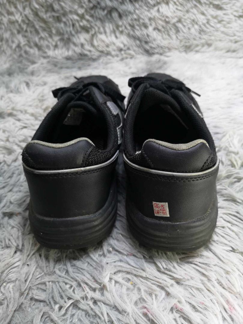 Round Toe lace Low Top Sneaker (Category: Sneakers) located in Santa Cruz. Submitted by jmy_surplus.2 (Listing ID 1366585943, Image 3). Description: Size ; 26.5cm Color ; Black Type ; Sneaker Brand ; No Brand Material ; Nylon Style ; Black Lace Sneaker LR 111 JMY 1.