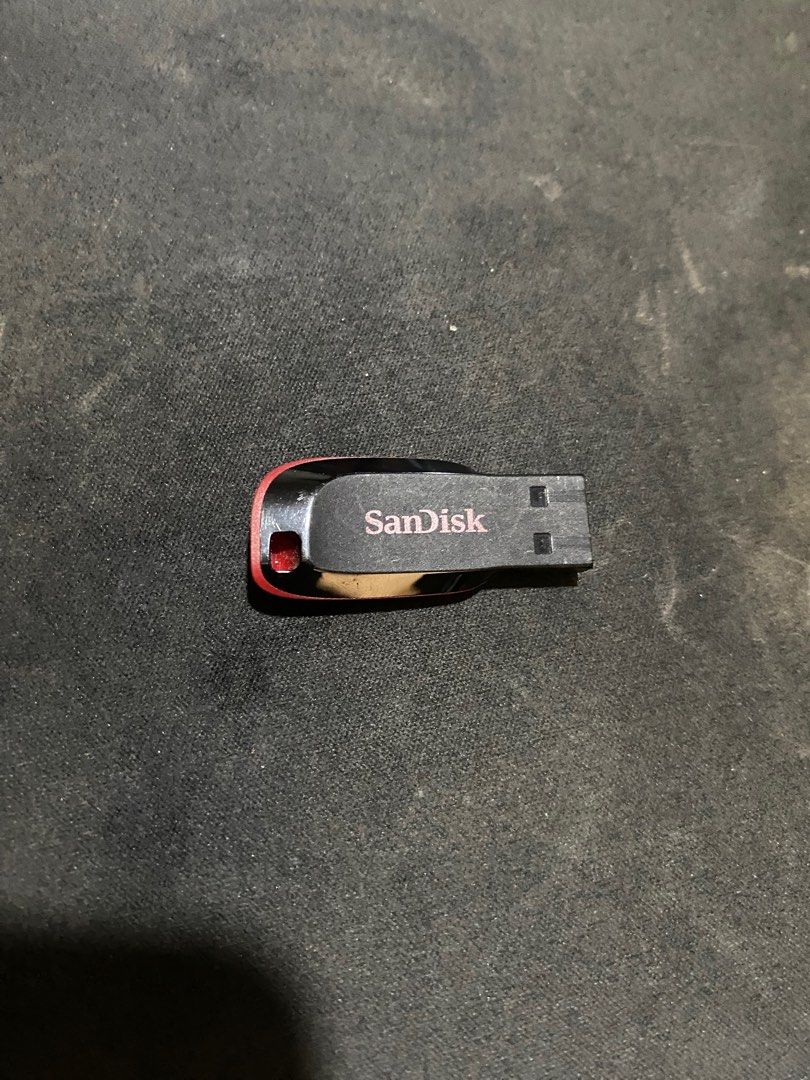 Sandisk Cruzerblade 32gb usb (Category: Hard Disks & Thumbdrives) located in Mandaluyong City. Submitted by buymystuffplsszzz (Listing ID 1366547664, Image 1). Description: no issues.