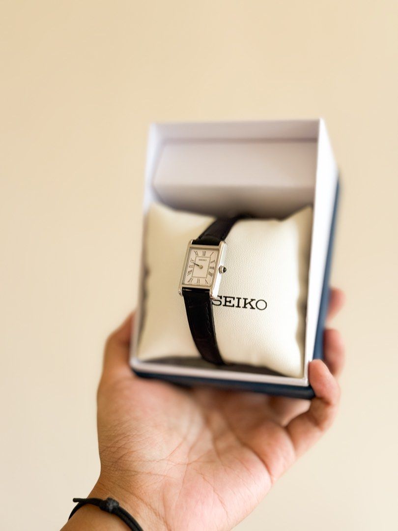 Seiko Tank - SILVER SWR053 (Category: Women's Watches) located in Dasmarinas. Submitted by lord.prime (Listing ID 1366542468, Image 2). Description: Seiko Tank for Women’s! Restocked 🫶🏼 Model: SWR053 (LEATHER STRAP SILVER) Movement: Quartz Water Resistance: 100m/30ft Case size: 18mm Brand New 💵 Price: Php 10,899 + Shipping Fee (BELOW SRP) (SRP/Bnew Price is Php 13K-14K and out of stock on malls) Limited Stocks only. First come, first serve! #P