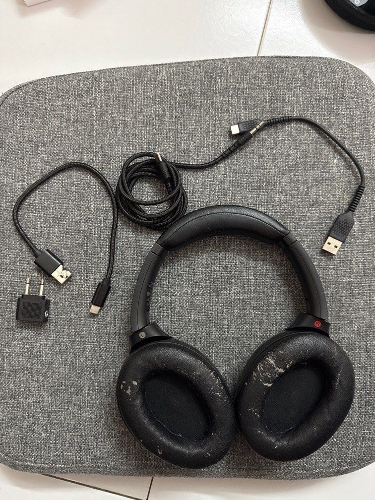 Sony Earphones (Category: Earphones) located in Singapore. Submitted by pggc. (Listing ID 1366648757, Image 3). Description: Used No warranty Condition: 4/10 Self collection: Braddell MRT .