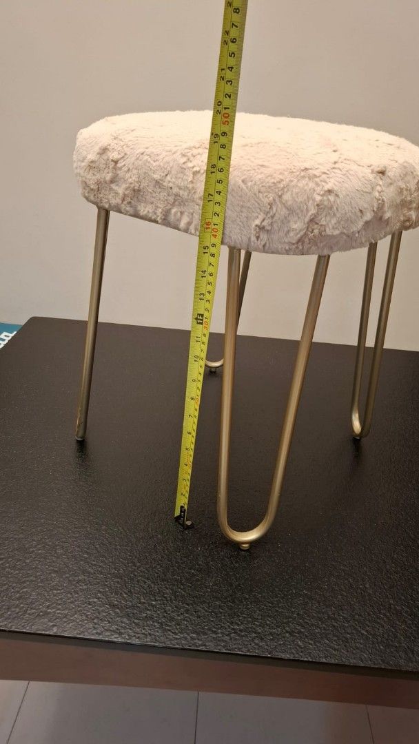 Stool (Category: Other Home Furniture) located in Singapore. Submitted by jsyeny (Listing ID 1366690121, Image 3). Description: .