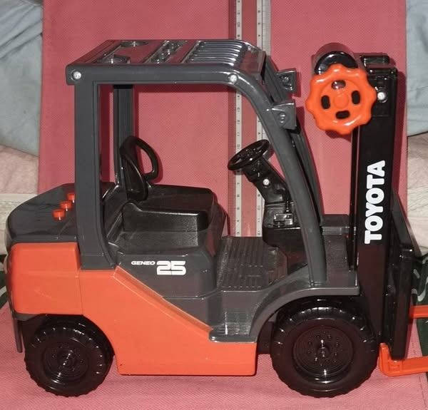 Toyota Forklift 18 cm (Category: Construction Tools & Equipment) located in Los Banos. Submitted by princessbotique (Listing ID 1366670311, Image 2). Description: Toyota Forklift Php 600 18 cm Working sounds Preloved As is See pix for details First come First Serve Please add shipping fee From Los Banos Laguna Meetups per arrangement MOP GCash first to pay basis No reservations No COD No checkout PM MY PAGE if interested Please Like and Follow.