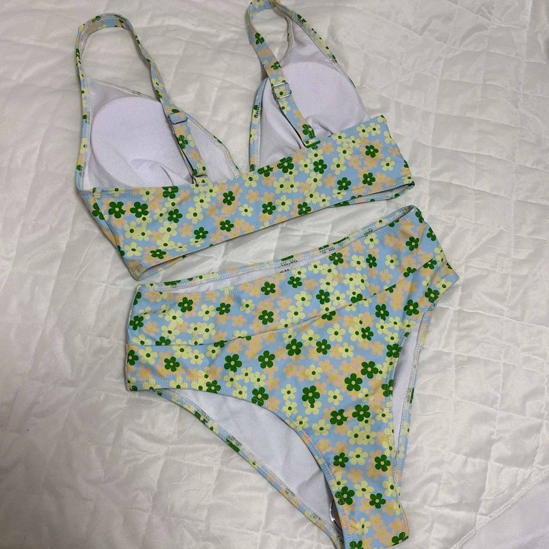 two piece floral padded bikini swimsuit (Category: Bikinis & Swimsuits) located in Pasig City. Submitted by niniky.a (Listing ID 1366672145, Image 3). Description: .