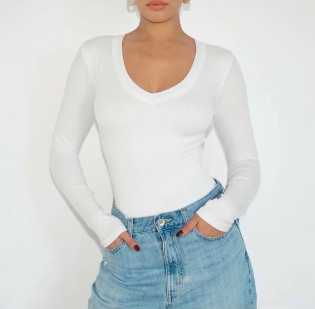 V neck long sleeves, Women's Fashion, Tops, Longsleeves on Carousell