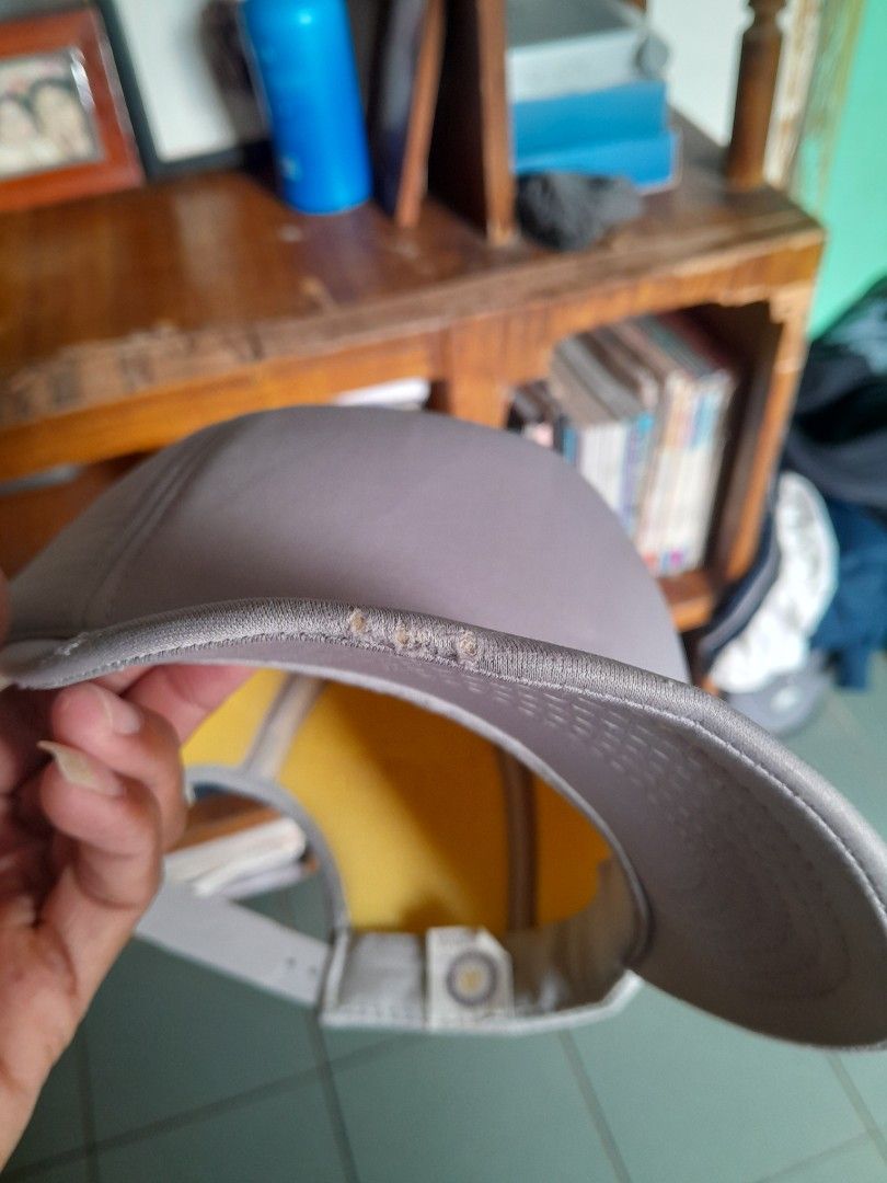 Vintage Blank Plain Youngan Grey Foam Snapback Cap (Category: Caps & Hats) located in Naga. Submitted by dailyrollin1995 (Listing ID 1366730750, Image 3). Description: 600+sf Good as new nagka issue lang Sri lanka made Pogi ng fittings.