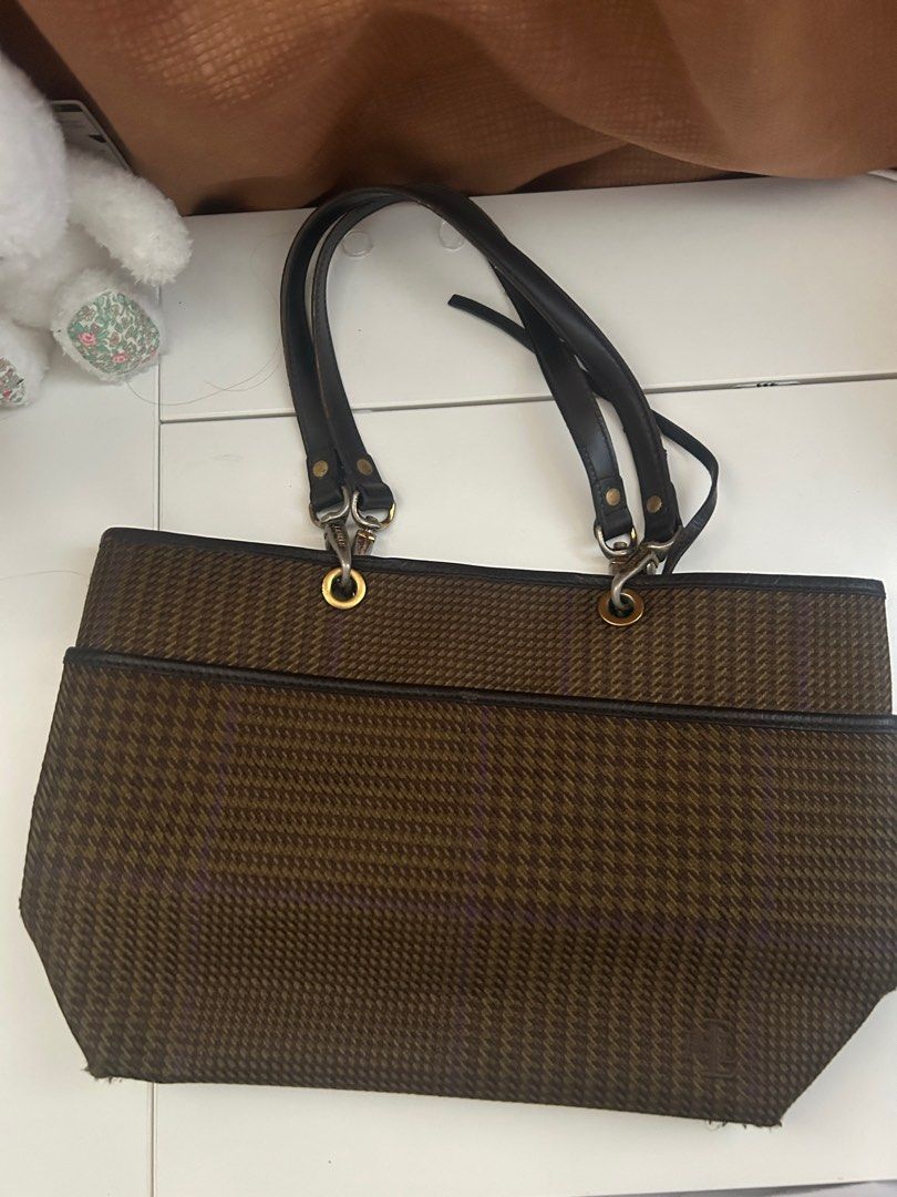 Vintage RL shoulder bag (Category: Luxury Bags & Wallets) located in Manila. Submitted by maybemaggie (Listing ID 1366588833, Image 1). Description: Vintage RL shoulder bag With flaws and signs of usage pm for more photos!.