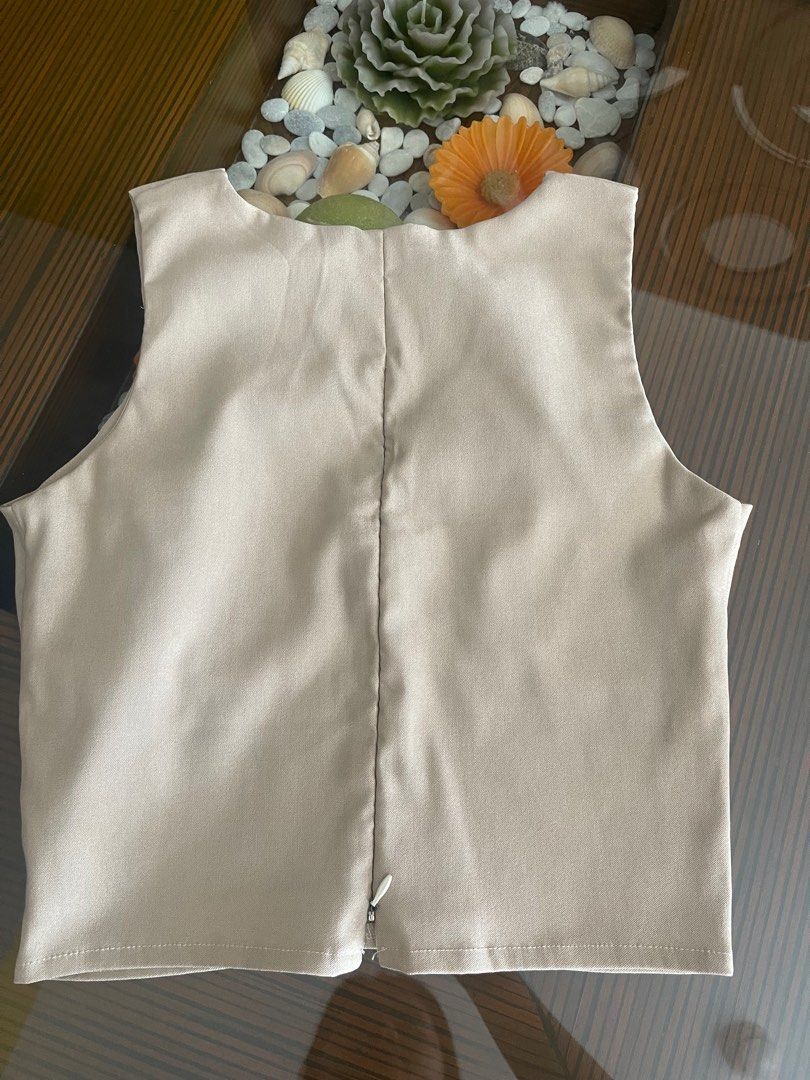 V-neck sleeveless nude top (Category: Blouses) located in Makati City. Submitted by ablcn (Listing ID 1366548416, Image 3). Description: .