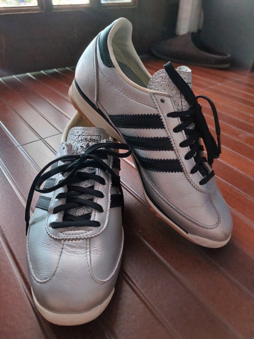 Adidas SL 72 OG Shoes (Category: Sneakers) located in Makati City. Submitted by drawerph (Listing ID 1368269545, Image 2). Description: Silver Metallic/ Core Black / Off White 5 UK .