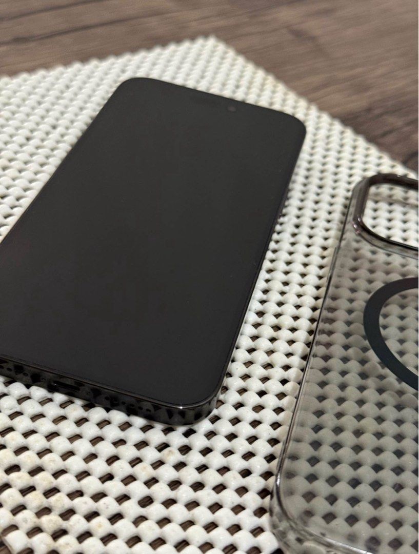 Apple iPhone 14 Pro Max (Category: iPhone 14 Series) located in Taguig. Submitted by influenzas (Listing ID 1368284840, Image 2). Description: Selling my iPhone14 Pro Max for 35,000.00 This comes with complete accessories, box, paper bag and an original (used) charging cable, and a case. ☑️ 100% working and good condition ☑️ Black, 128gb ☑️ no issues, no scratches, no dents, very smooth, well-maintained, no repairs ever done ☑️ 87% battery health