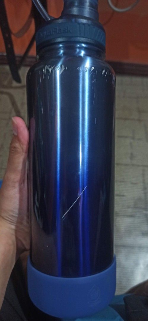 Aquaflask Terra Blue Lagoon 40 oz (Category: Water Bottles & Tumblers) located in Las Pinas. Submitted by kenespera123 (Listing ID 1368325391, Image 3). Description: Aquaflask Terra Blue Lagoon 40 oz with original box Price: 800 pesos Issue: Visible scratches as shown on post Meetup or delivery Contact me for further inquiries. Thank you! :).