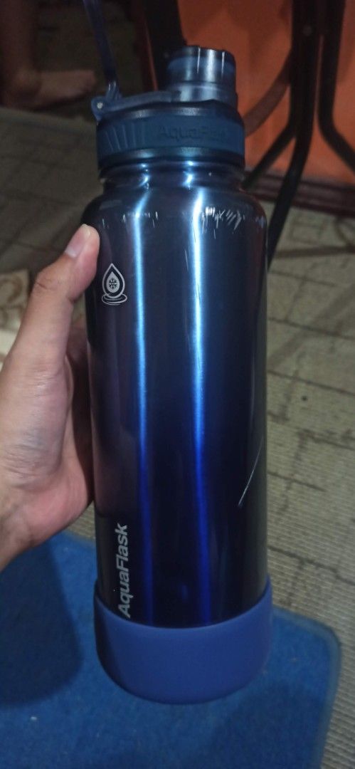Aquaflask Terra Blue Lagoon 40 oz (Category: Water Bottles & Tumblers) located in Las Pinas. Submitted by kenespera123 (Listing ID 1368325391, Image 2). Description: Aquaflask Terra Blue Lagoon 40 oz with original box Price: 800 pesos Issue: Visible scratches as shown on post Meetup or delivery Contact me for further inquiries. Thank you! :).