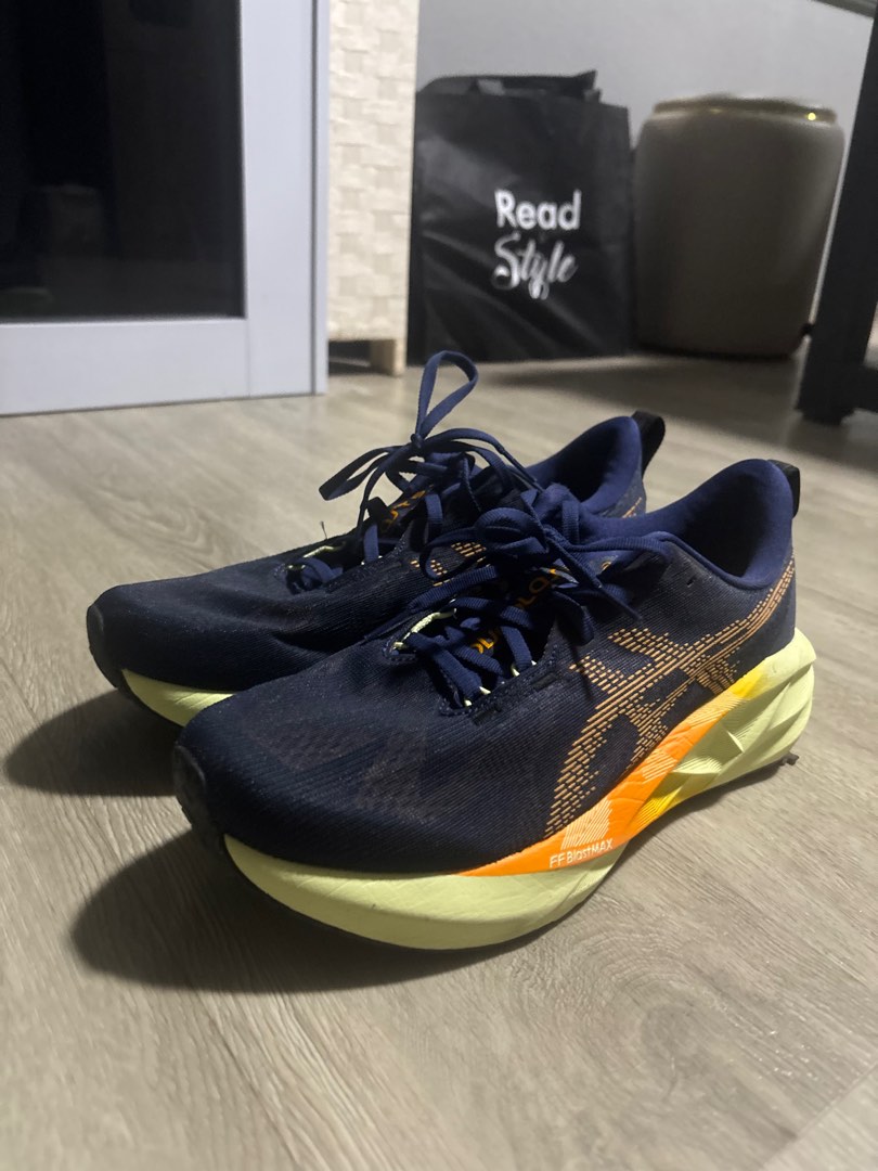 ASICS Novablast Running Shoes, Men's Fashion, Footwear, Sneakers