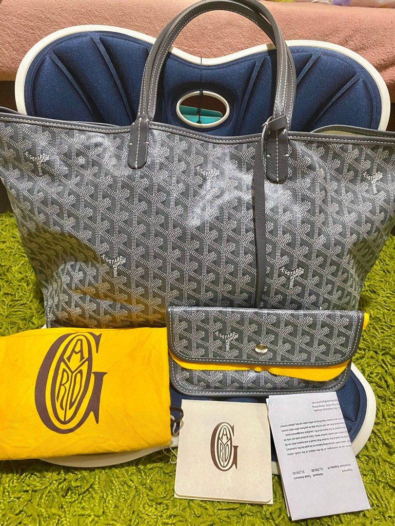 Authentic Goyard pm Size Bag (Category: Luxury Bags & Wallets) located in Quezon City. Submitted by jhaediah (Listing ID 1368287937, Image 1). Description: Goyard pm gray color may card at resibo authentic preloved pinas onhand.
