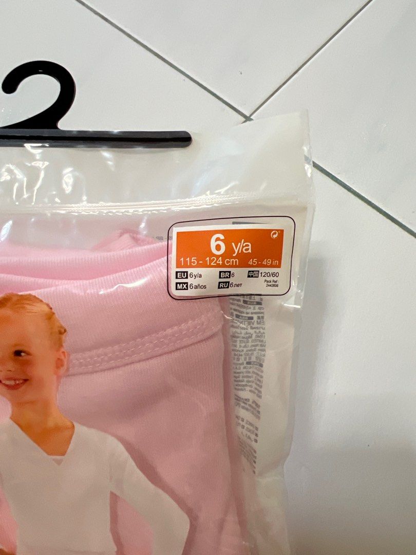 Ballet (Category: Babies & Kids Fashion) located in Singapore. Submitted by vivy1183 (Listing ID 1368232821, Image 3). Description: Brand new. Too small size for my girl, suitable for 4-6 years old. Collect at 362233 or woodleigh mrt.