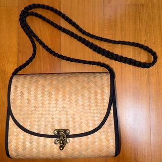 (Category: ) located in . Submitted by yx_en (Listing ID 1368311397, Image 1). Description: .