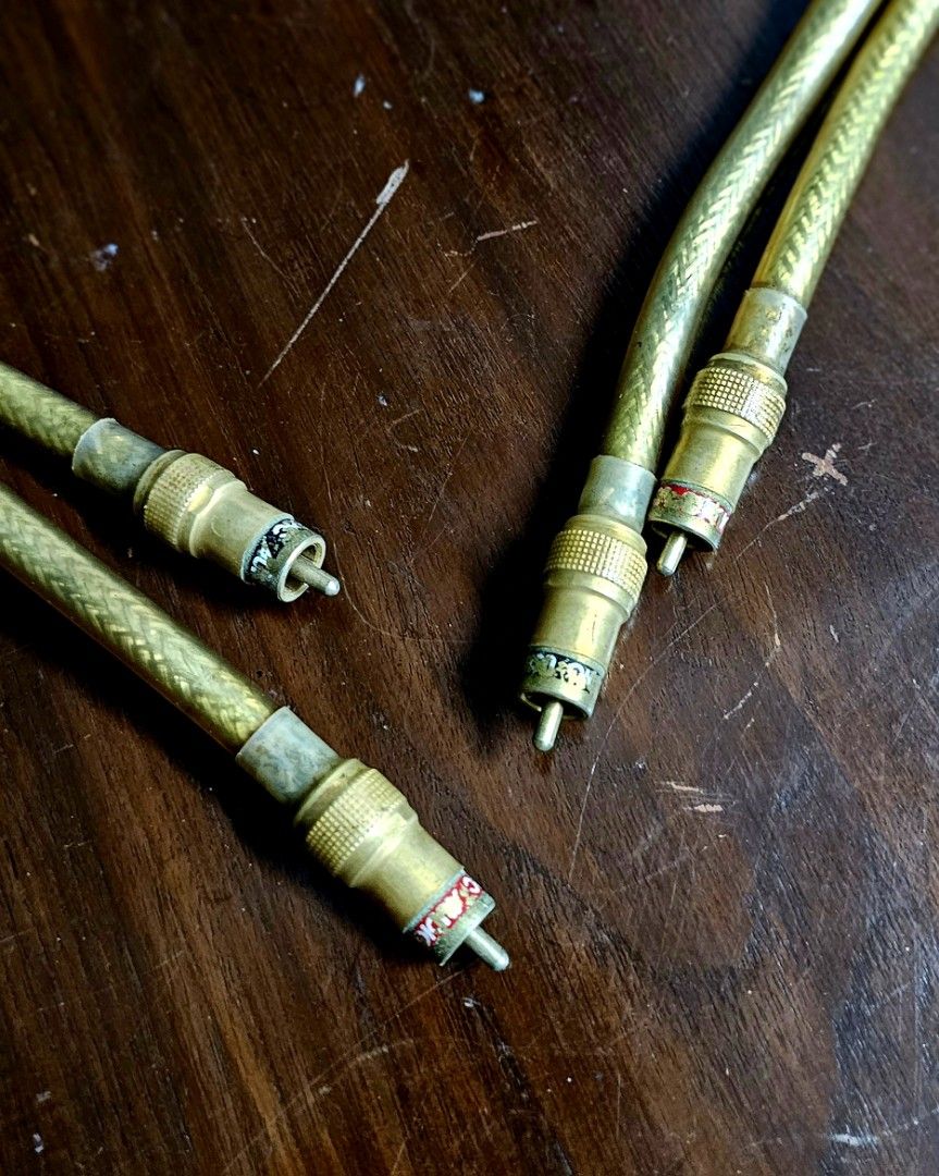 Braided Esoteric Gold Reference (Category: Other Audio Equipment) located in Singapore. Submitted by goofman (Listing ID 1368362921, Image 2). Description: Braided with double Shielding , Esoteric Gold Reference Interconnects, 1m.