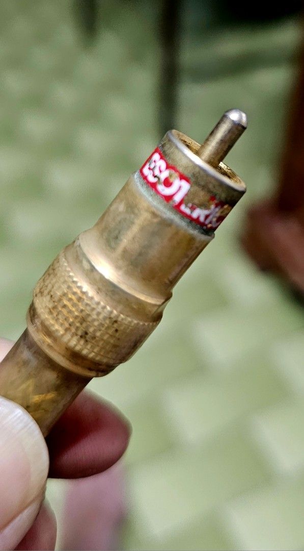 Braided Esoteric Gold Reference (Category: Other Audio Equipment) located in Singapore. Submitted by goofman (Listing ID 1368362921, Image 4). Description: Braided with double Shielding , Esoteric Gold Reference Interconnects, 1m.