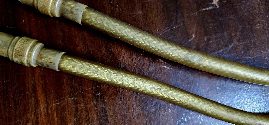 Braided Esoteric Gold Reference (Category: Other Audio Equipment) located in Singapore. Submitted by goofman (Listing ID 1368362921, Image 3). Description: Braided with double Shielding , Esoteric Gold Reference Interconnects, 1m.
