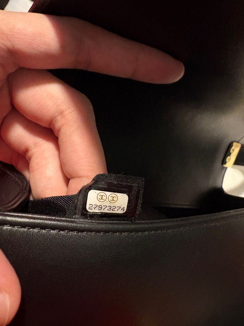 Chanel Le Boy Chevron small (Category: Luxury Bags & Wallets) located in Manila. Submitted by mvplovedstuff (Listing ID 1368357215, Image 3). Description: Chanel Boy Bag chevron in black lambskin, gold-tone hardware. With box, ribbons and authenticity card Good as new!! I barely use this.