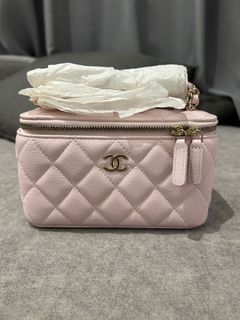 (Category: ) located in . Submitted by shopwithjae (Listing ID 1368373497, Image 1). Description: .