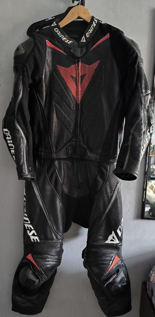 DAINESE SUIT (Category: Coats, Jackets and Outerwear) located in Marikina City. Submitted by johnzilla (Listing ID 1368273733, Image 2). Description: FOR SALE ORIGINAL DAINESE LAGUNA SECA EVO 2 Piece PRICE: 12,500 Pesos All goods 100% lahat ng zippers Intact Shoulder, Knee, Shin, Elbow Protectors. Size: 56 pero pina resize ko yung sa hips banda para mas comfy. My weight and height reference, 5'10 and 86kgs. Issue: Left shoulder plate may gasgas, 