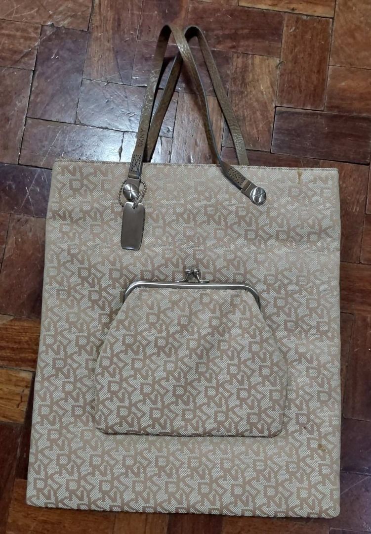 DKNY Original Tote Bag Luxury (Category: Tote Bags) located in Quezon City. Submitted by bennshopp (Listing ID 1368297121, Image 1). Description: RFS: too may bags.