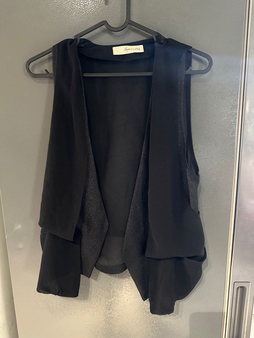 Elegance is an Attitude Flowy Vest (Category: Sleeveless) located in Makati City. Submitted by balaig (Listing ID 1368231500, Image 1). Description: .