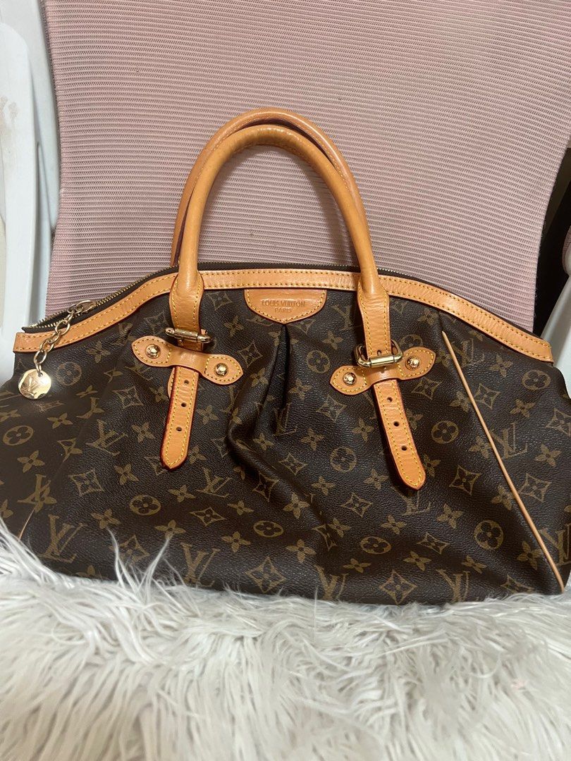 Fashion bag (Category: Luxury Bags & Wallets) located in Quezon City. Submitted by atetski (Listing ID 1368398207, Image 2). Description: Fashion Large bag Clean Lalamove por j&t Gcash paymeny.